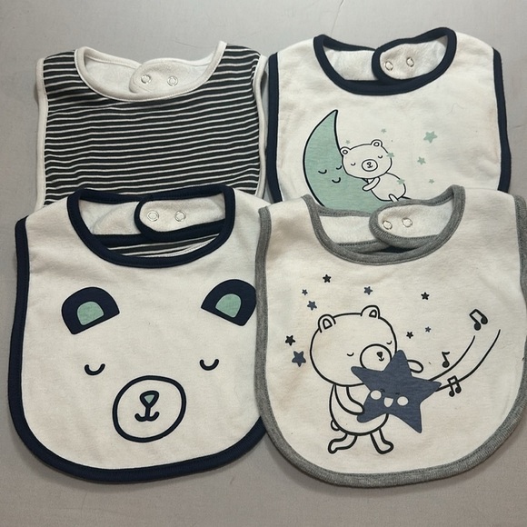 Set of 4 baby bibs - Picture 1 of 3